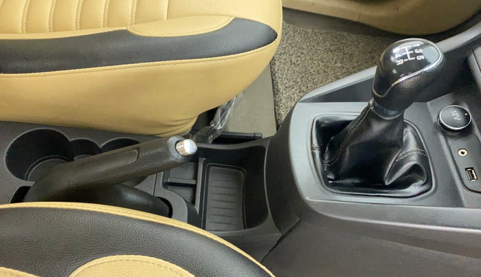 2018 Ford Figo Aspire 1.2 TITANIUM PETROL, CNG, Manual, 74,874 km, Gear Lever