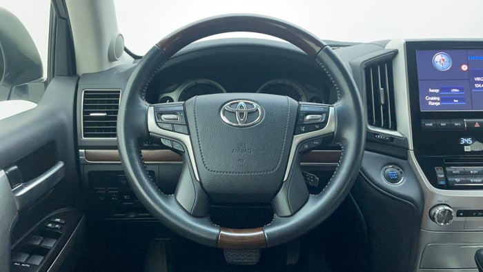 TOYOTA LAND CRUISER-Steering Wheel Close-up