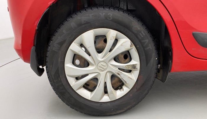 2018 Maruti Swift VXI, CNG, Manual, 90,550 km, Right Rear Wheel