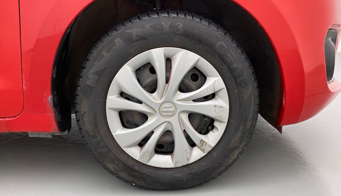 2018 Maruti Swift VXI, CNG, Manual, 90,175 km, Right Front Wheel