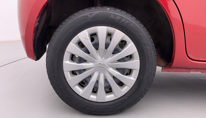 2011 Toyota Etios Liva G, Petrol, Manual, 25,501 km, Right Rear Wheel