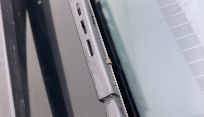 2019 Honda Amaze 1.2L I-VTEC E, Petrol, Manual, 21,981 km, Front windshield - Wiper Blade Broken/Rusted