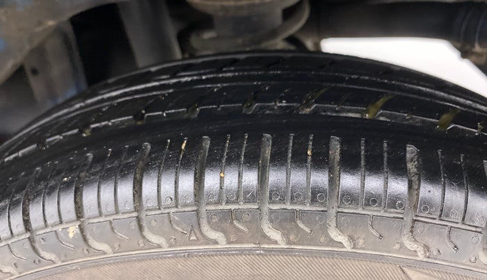 2017 Maruti Alto 800 LXI, Petrol, Manual, 47,118 km, Left Rear Tyre Tread