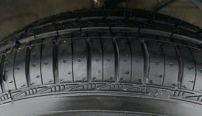 2018 Maruti Dzire VXI, Petrol, Manual, 69,845 km, Right Front Tyre Tread