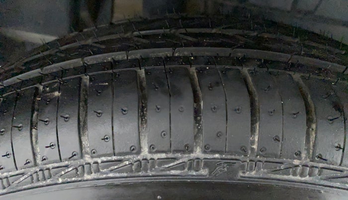 2018 Maruti Dzire VXI, Petrol, Manual, 69,845 km, Right Rear Tyre Tread