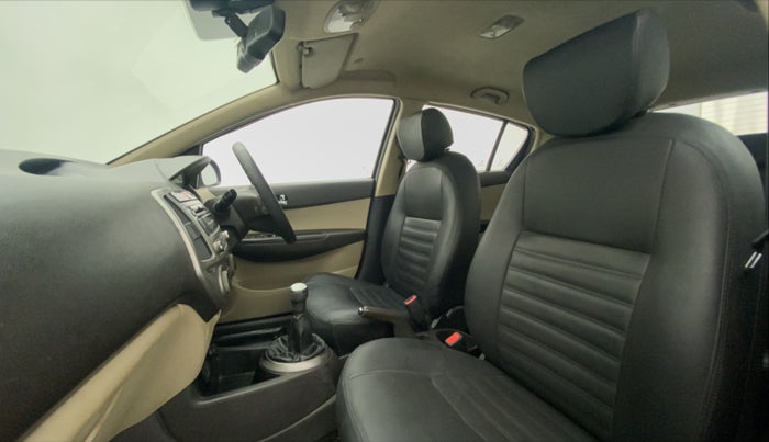 2014 Hyundai i20 SPORTZ 1.2, Petrol, Manual, 84,567 km, Right Side Front Door Cabin