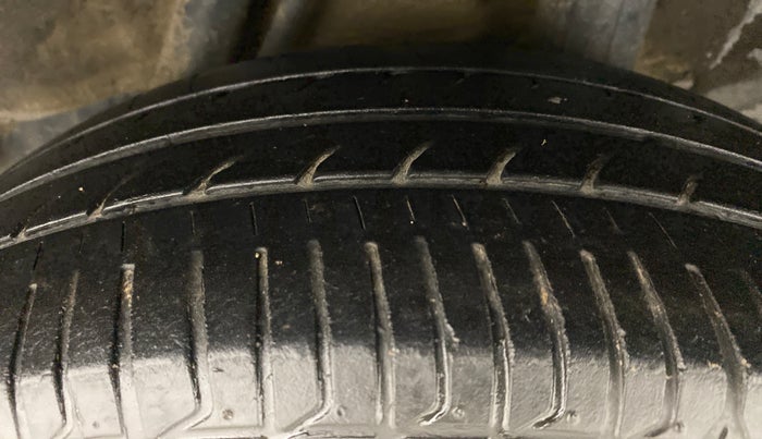 2015 Honda City V MT PETROL, Petrol, Manual, 65,295 km, Left Rear Tyre Tread