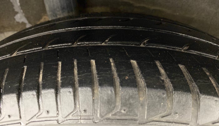 2015 Honda City V MT PETROL, Petrol, Manual, 65,295 km, Right Rear Tyre Tread