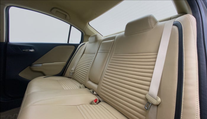 2015 Honda City V MT PETROL, Petrol, Manual, 65,295 km, Right Side Rear Door Cabin