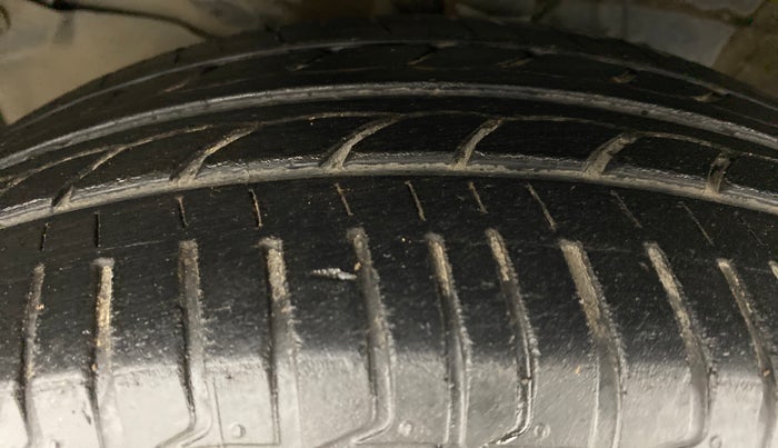 2015 Honda City V MT PETROL, Petrol, Manual, 65,295 km, Left Front Tyre Tread