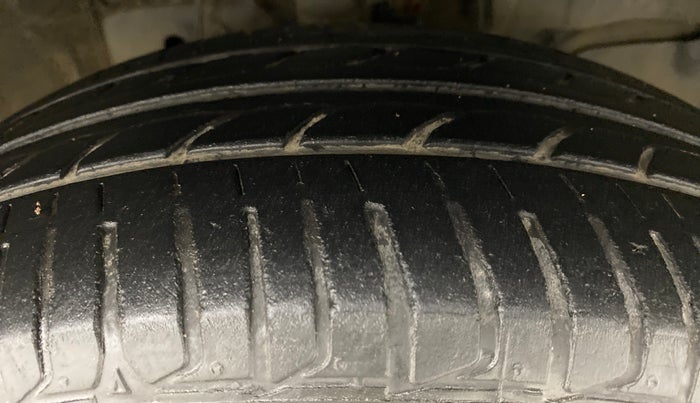 2015 Honda City V MT PETROL, Petrol, Manual, 65,295 km, Right Front Tyre Tread