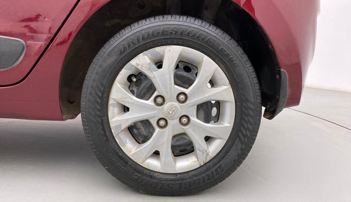 2015 Hyundai Grand i10 SPORTZ 1.2 KAPPA VTVT, Petrol, Manual, 1,14,071 km, Left Rear Wheel