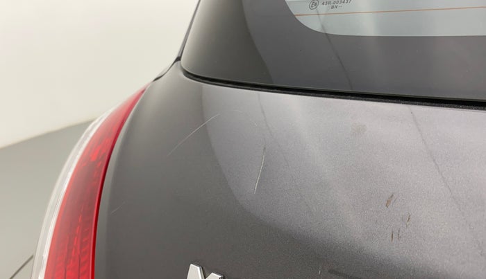 2017 Maruti Swift ZXI, Petrol, Manual, 42,809 km, Dicky (Boot door) - Minor scratches