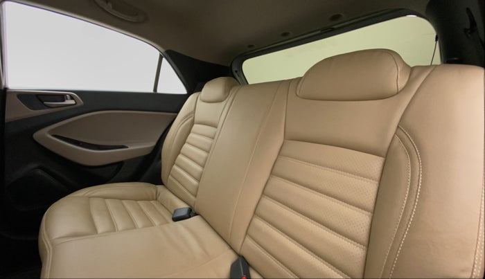 2018 Hyundai Elite i20 Magna Executive 1.2, Petrol, Manual, 13,161 km, Right Side Door Cabin View