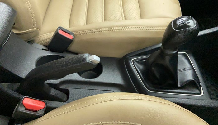2018 Hyundai Elite i20 Magna Executive 1.2, Petrol, Manual, 13,161 km, Gear Lever