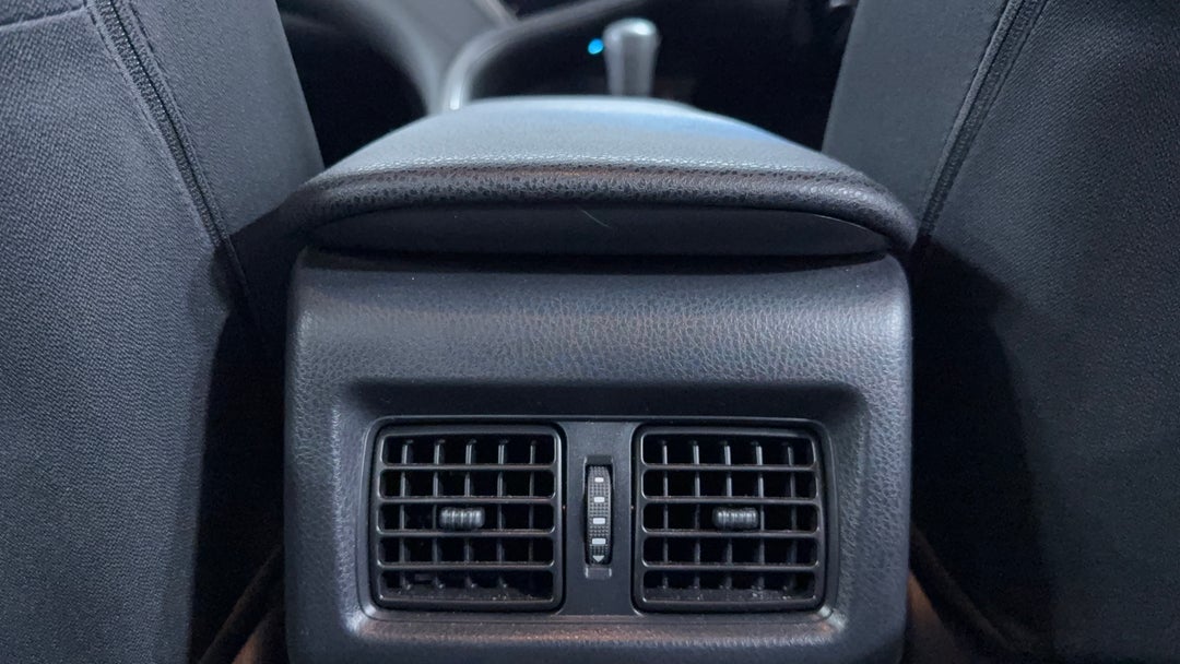 2019 Toyota Camry Ascent Hybrid, Automatic, 141793 km, Rear A/C Vent