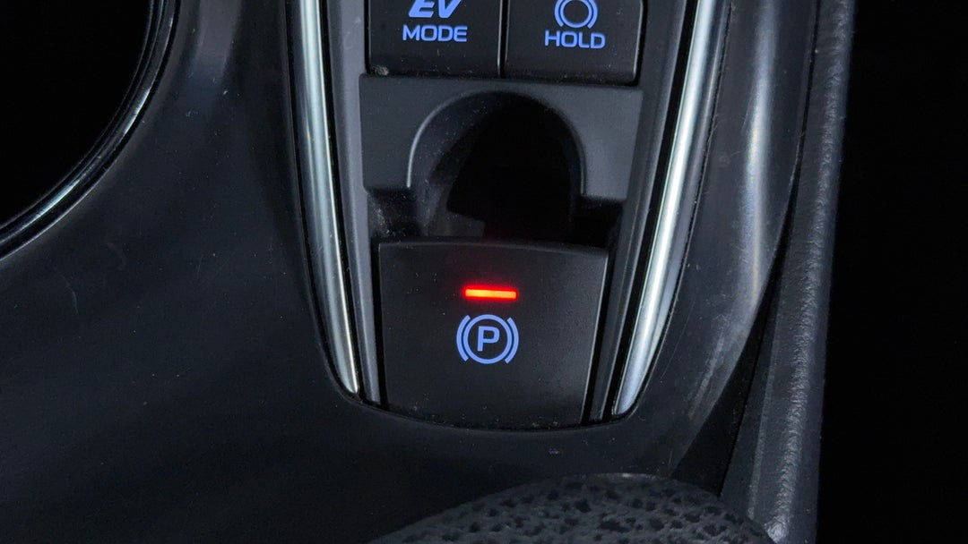 2019 Toyota Camry Ascent Hybrid, Automatic, 141793 km, Handbrake