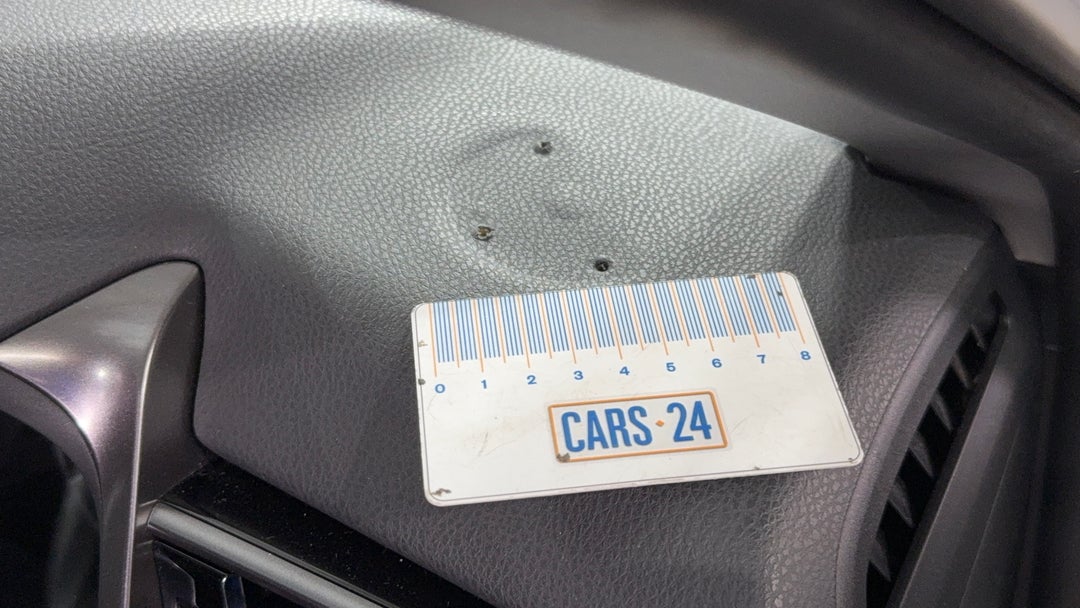 2019 Toyota Camry Ascent Hybrid, Automatic, 141793 km, Dashboard Wear