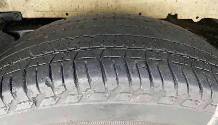 2015 Mahindra Scorpio S10, Diesel, Manual, Left Rear Tyre Tread