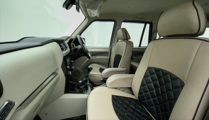 2015 Mahindra Scorpio S10, Diesel, Manual, Right Side Front Door Cabin