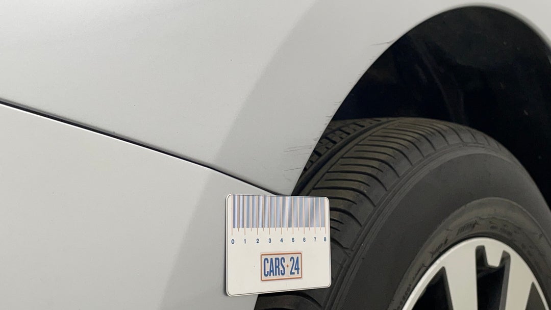 Quarter Panel Front LHS Guard Scratch