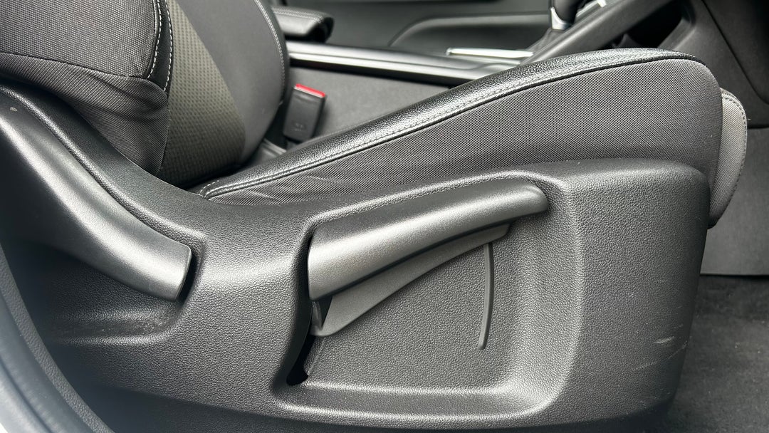 2022 Renault Koleos Life (4x2), Automatic, 33100 km, Drivers Side Adjustment Panel