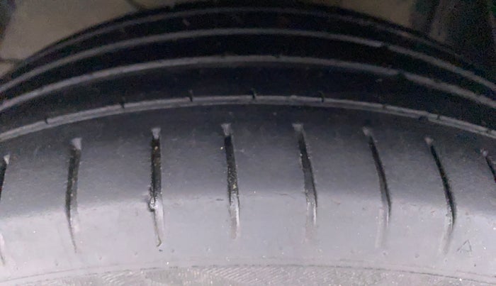 2019 Maruti Baleno ZETA 1.2 K12, Petrol, Manual, 84,945 km, Left Front Tyre Tread
