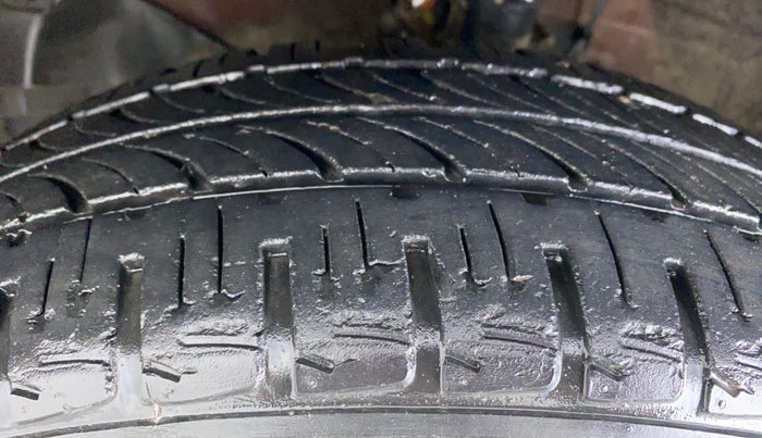 2013 Honda City 1.5 E MT PETROL, Petrol, Manual, 32,933 km, Left Front Tyre Tread