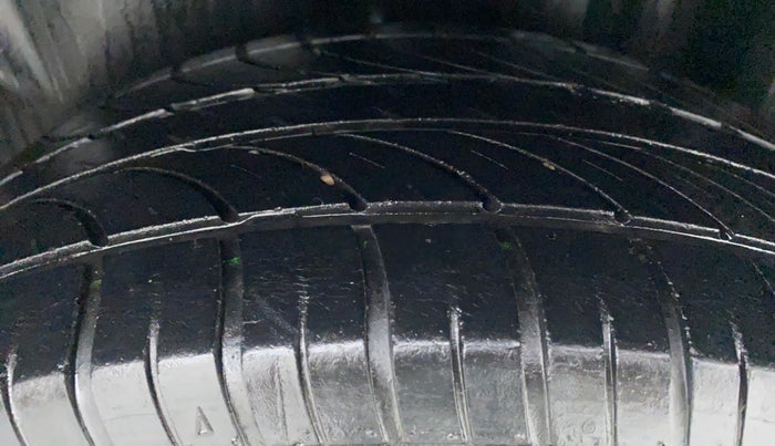 2013 Volkswagen Vento HIGHLINE PETROL, Petrol, Manual, 43,166 km, Left Rear Tyre Tread
