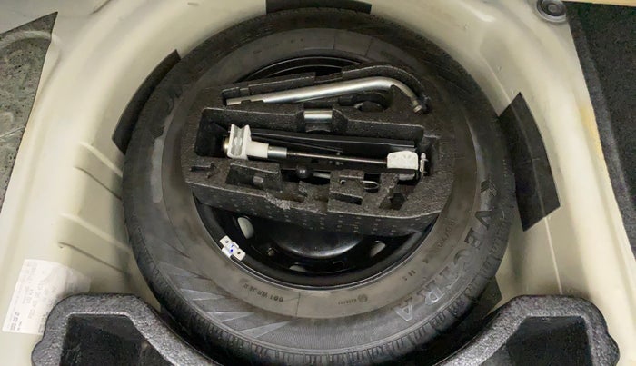 2013 Volkswagen Vento HIGHLINE PETROL, Petrol, Manual, 43,166 km, Spare Tyre