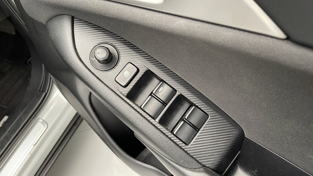 2016 Mazda CX-3 Maxx (fwd), Automatic, 118951 km, Drivers Side Door Panel Controls