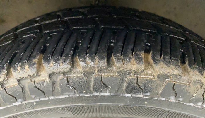 2010 Hyundai Santro Xing GLS, Petrol, Manual, 43,622 km, Left Front Tyre Tread