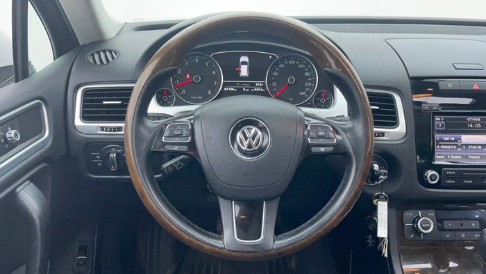 Volkswagen Touareg-Steering Wheel Close-up