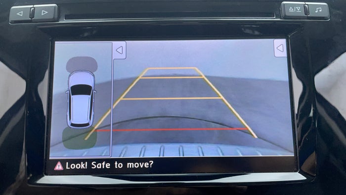 Volkswagen Touareg-Parking Camera (Rear View)