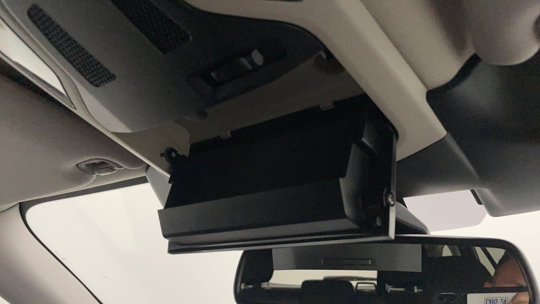 On-Roof Controls/Sunglass holder