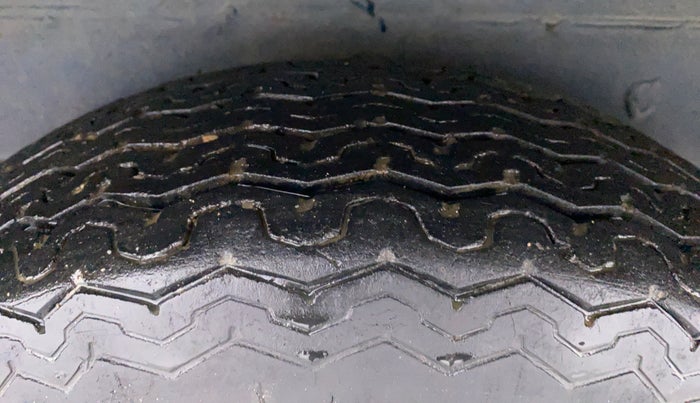 2018 Maruti OMNI E 8 STR, Petrol, Manual, 25,961 km, Right Rear Tyre Tread