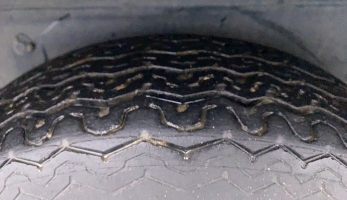 2018 Maruti OMNI E 8 STR, Petrol, Manual, 25,961 km, Left Rear Tyre Tread