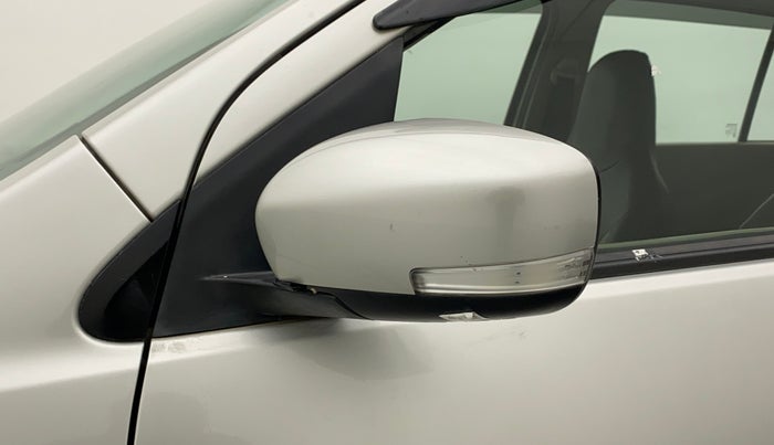 2017 Maruti Celerio ZXI, CNG, Manual, 83,792 km, Left rear-view mirror - Cover has minor damage