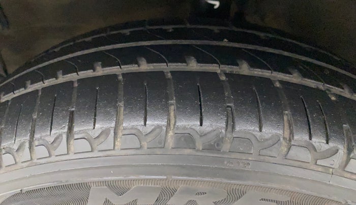 2017 Maruti Wagon R 1.0 VXI, Petrol, Manual, 37,411 km, Left Front Tyre Tread