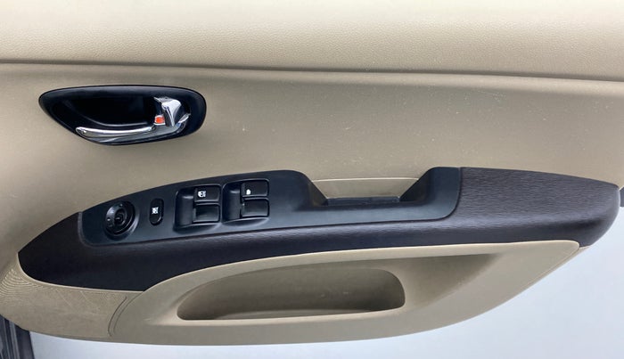 2011 Hyundai i10 SPORTZ 1.2 AT KAPPA2, Petrol, Automatic, 96,788 km, Driver Side Door Panels Control