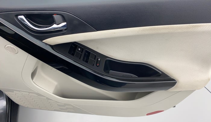 2020 Tata NEXON XZ 1.2, Petrol, Manual, 8,300 km, Driver Side Door Panels Control