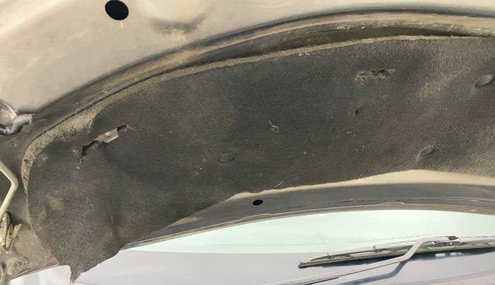 2016 Datsun Redi Go S, CNG, Manual, 72,643 km, Bonnet (hood) - Insulation cover has minor damage
