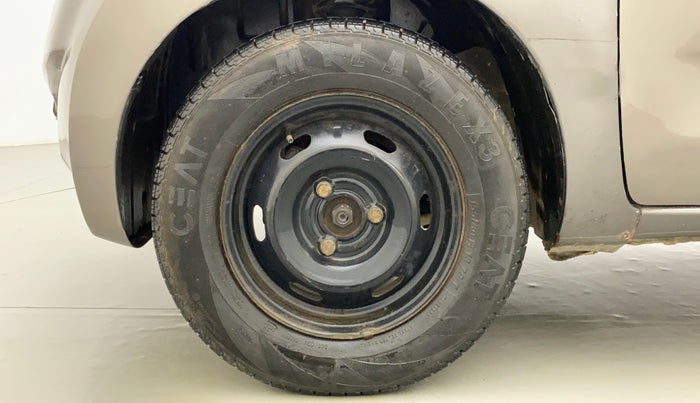 2016 Datsun Redi Go S, CNG, Manual, 72,643 km, Left Front Wheel