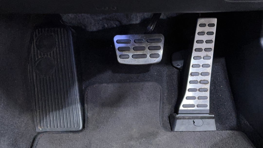 2019 Kia Stinger Gt (red Leather), Automatic, 122905 km, Pedals and Footmat