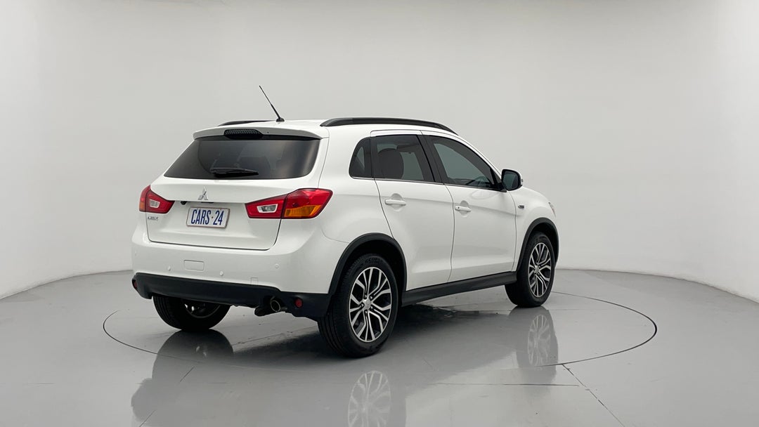 Right Back Diagonal (45- Degree) View