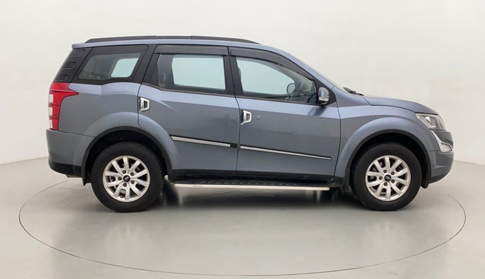 2016 Mahindra XUV500 W8 FWD, Diesel, Manual, 63,104 km, Right Side View