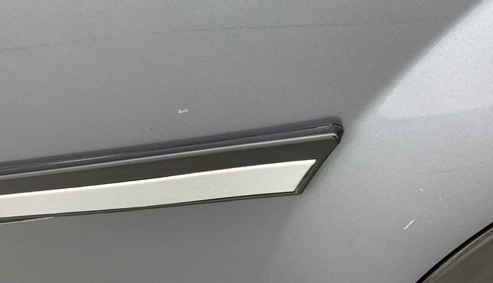 2016 Mahindra XUV500 W8 FWD, Diesel, Manual, 63,104 km, Rear left door - Minor scratches