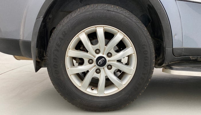 2016 Mahindra XUV500 W8 FWD, Diesel, Manual, 63,104 km, Right Rear Wheel