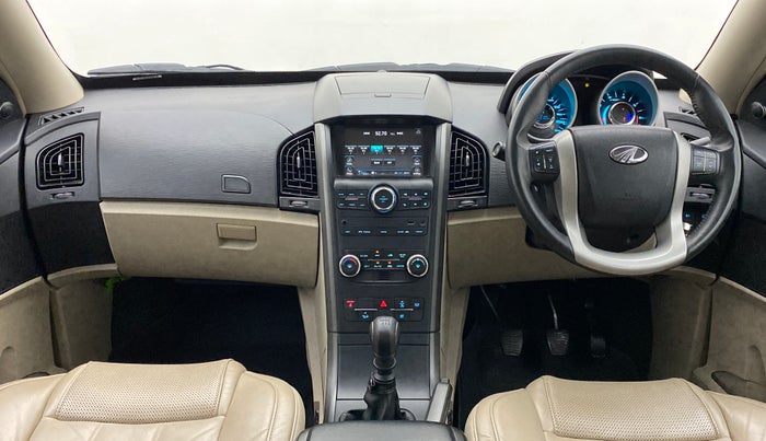 2016 Mahindra XUV500 W8 FWD, Diesel, Manual, 63,104 km, Dashboard