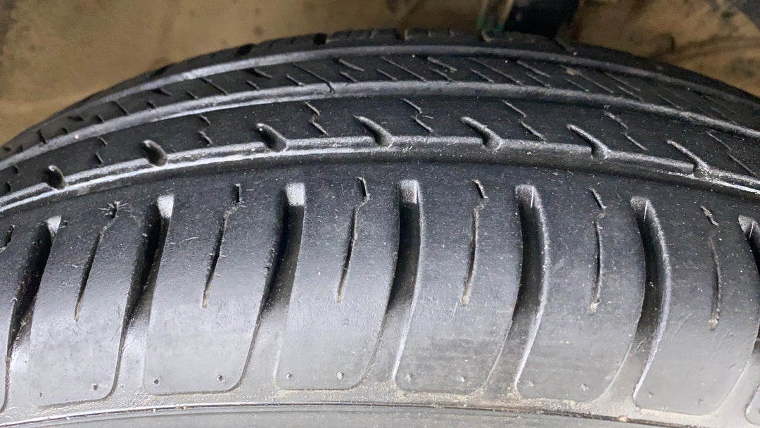 Right Front Tyre Tread